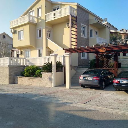 טיווט Apartments Sandra מראה חיצוני תמונה