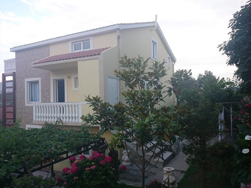 טיווט Apartments Sandra מראה חיצוני תמונה