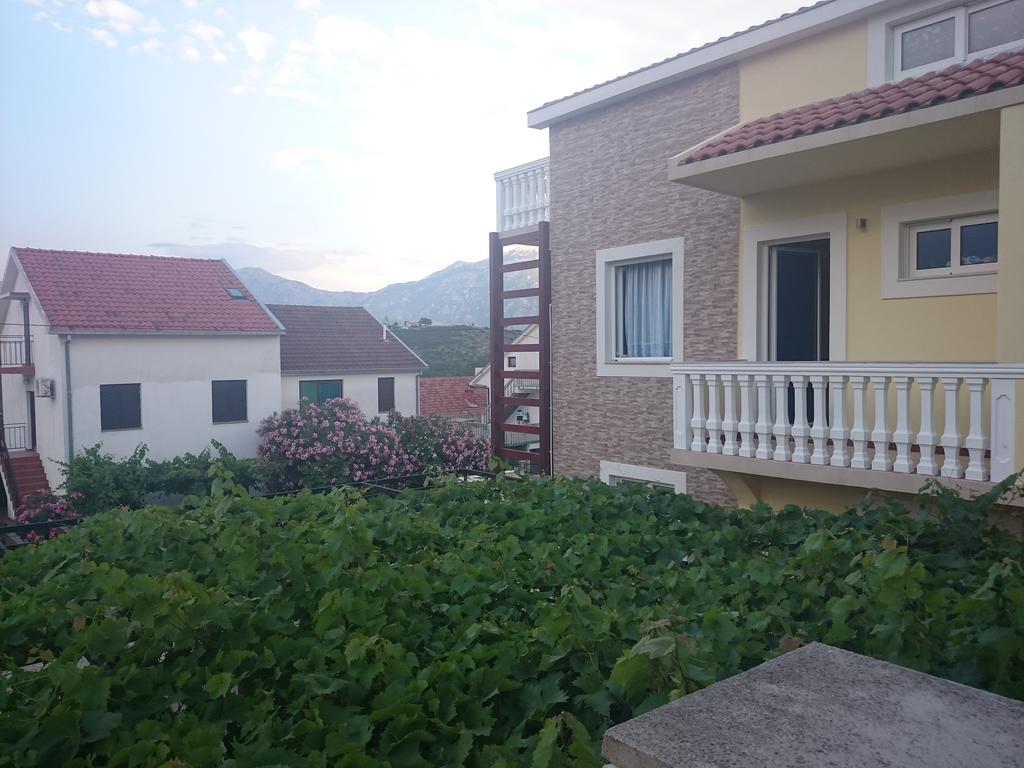 טיווט Apartments Sandra מראה חיצוני תמונה