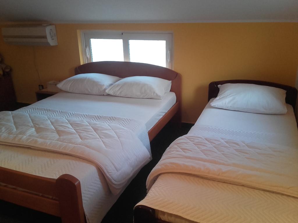 טיווט Apartments Sandra מראה חיצוני תמונה