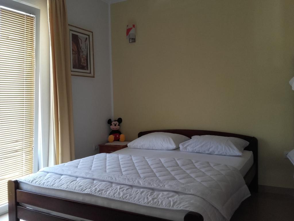 טיווט Apartments Sandra מראה חיצוני תמונה