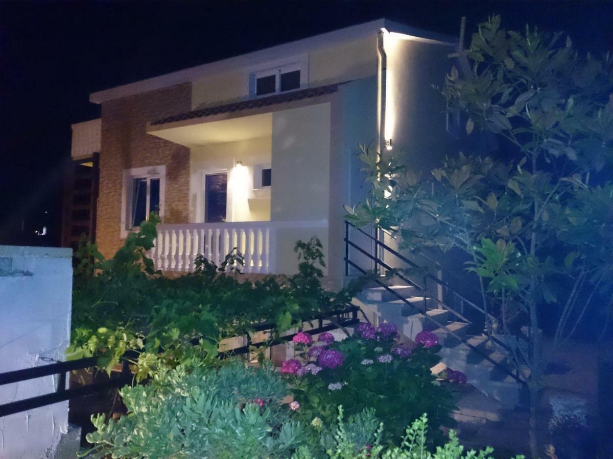 טיווט Apartments Sandra מראה חיצוני תמונה